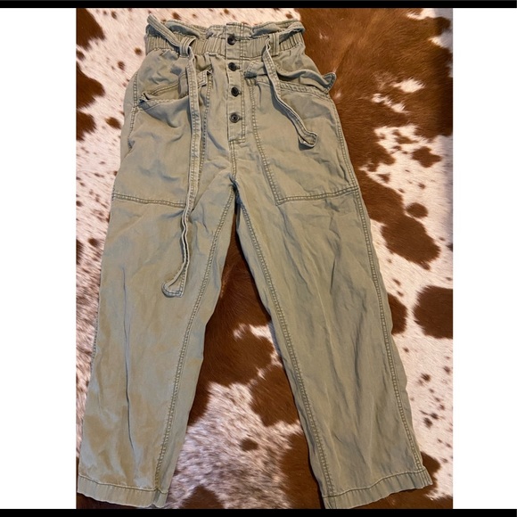 BDG by Urban Outfitters High Waisted Cargo Pants - Picture 1 of 4